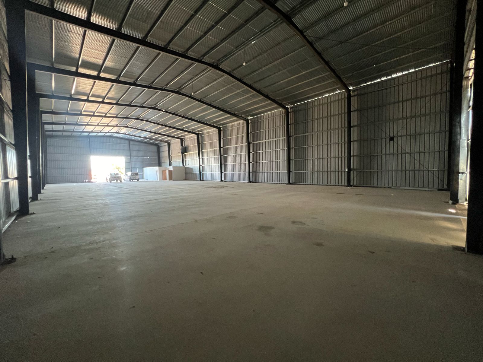 Polo 52 ,Galpon indutrial , 1000m2, 1 oficina, 2 baños