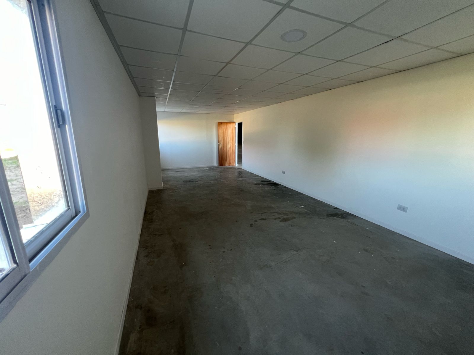 Polo 52 ,Galpon indutrial , 1000m2, 1 oficina, 2 baños