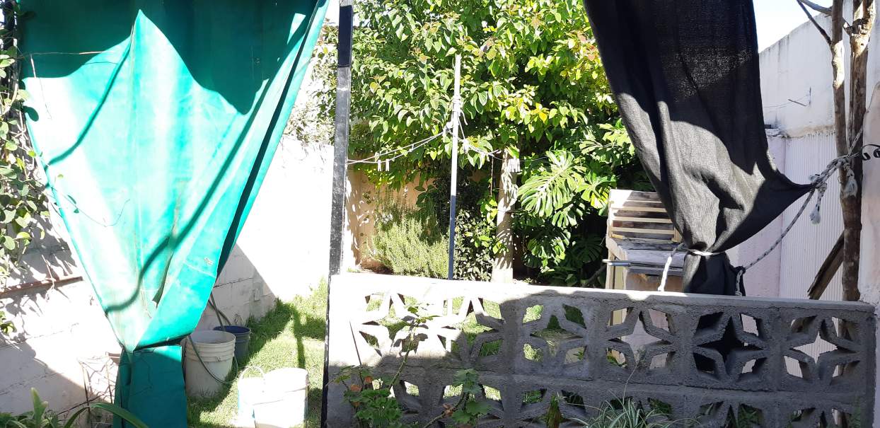 POETA LUGONES, CASA ESQUINA, BUEN TAMAÑO