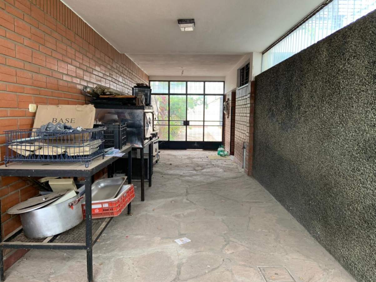 MAIPU: CASA EN UNA PLANTA, BIEN UBICADA