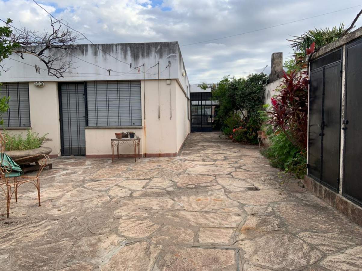 MAIPU: CASA EN UNA PLANTA, BIEN UBICADA