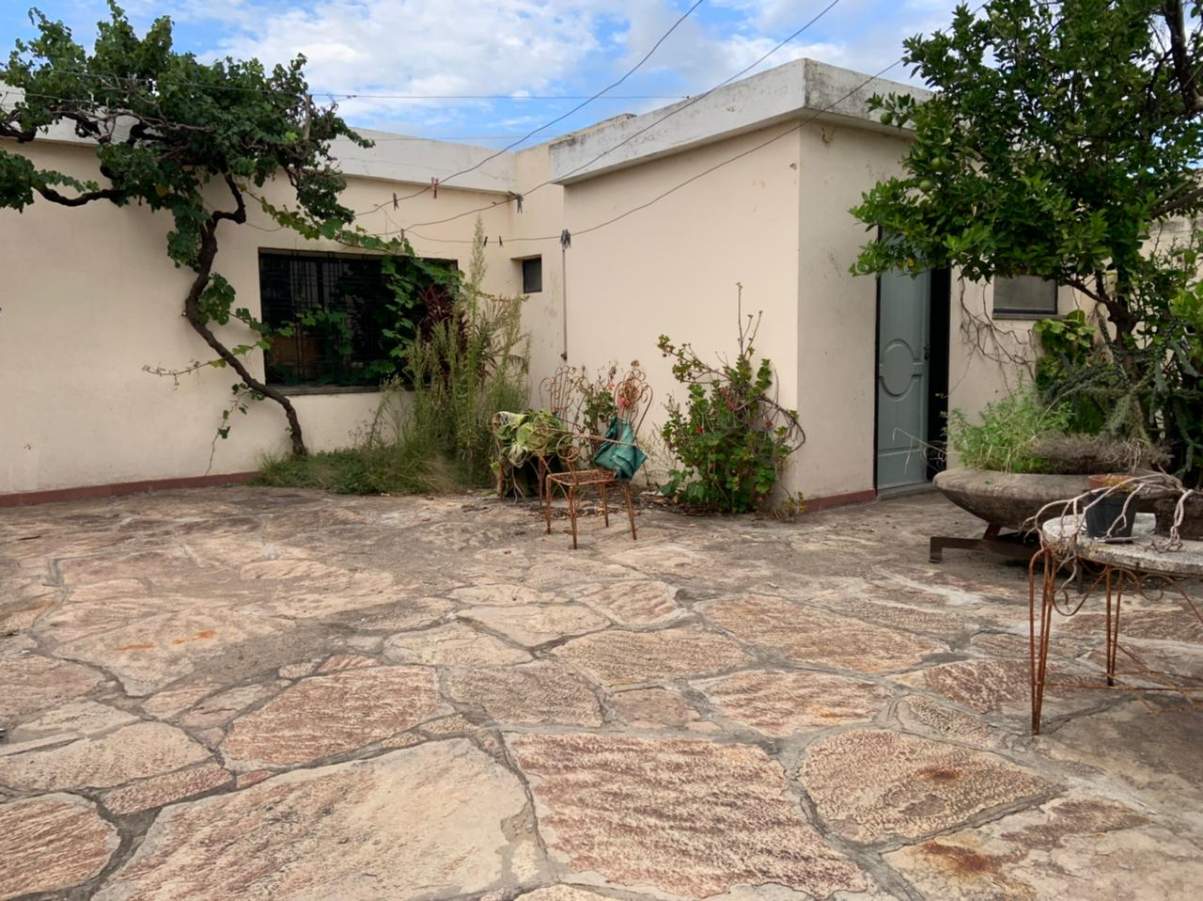 MAIPU: CASA EN UNA PLANTA, BIEN UBICADA