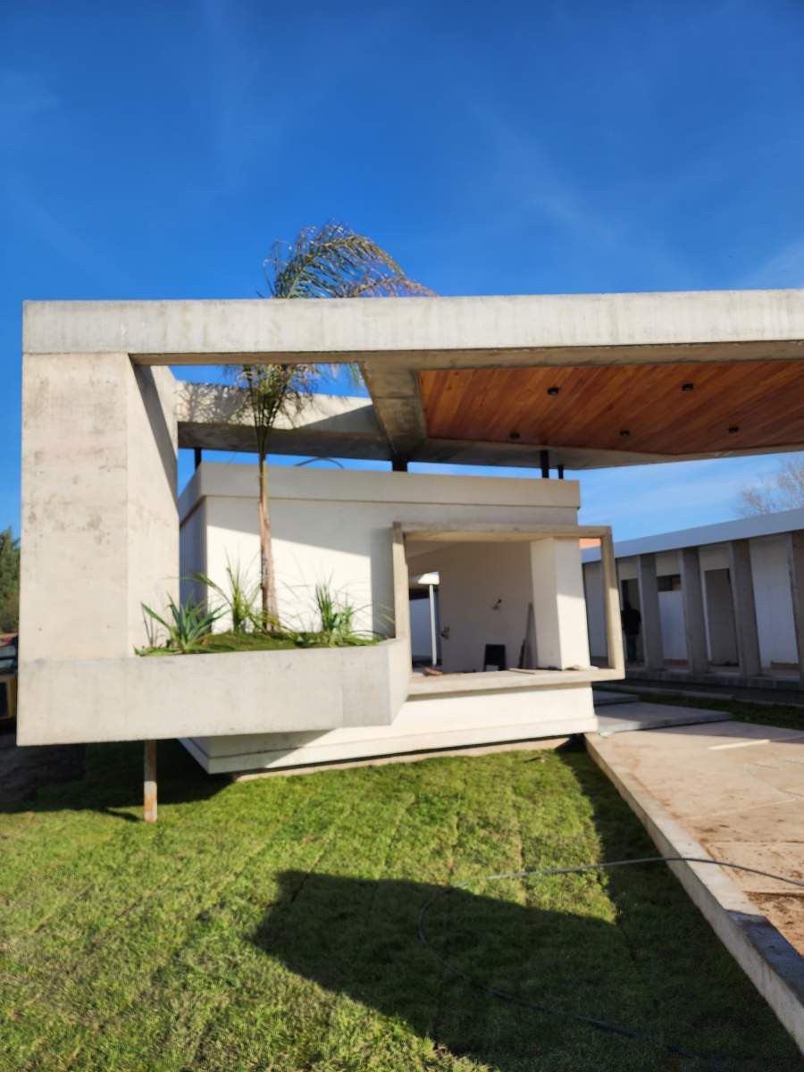 CASA en VENTA- La Cascada Country Golf- Cba