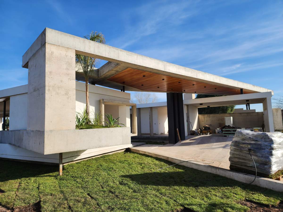 CASA en VENTA- La Cascada Country Golf- Cba