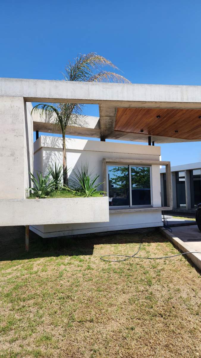 CASA en VENTA- La Cascada Country Golf- Cba