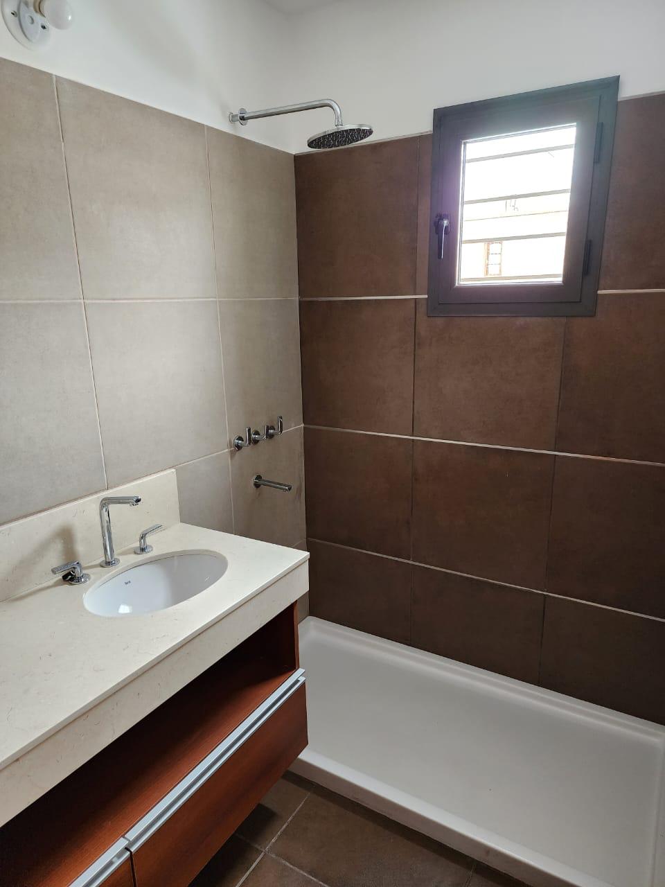 DUPLEX A ESTRENAR Bº URCA 3 D, 3 B, COCHERA DOBLE,EXCELENTE CALIDAD