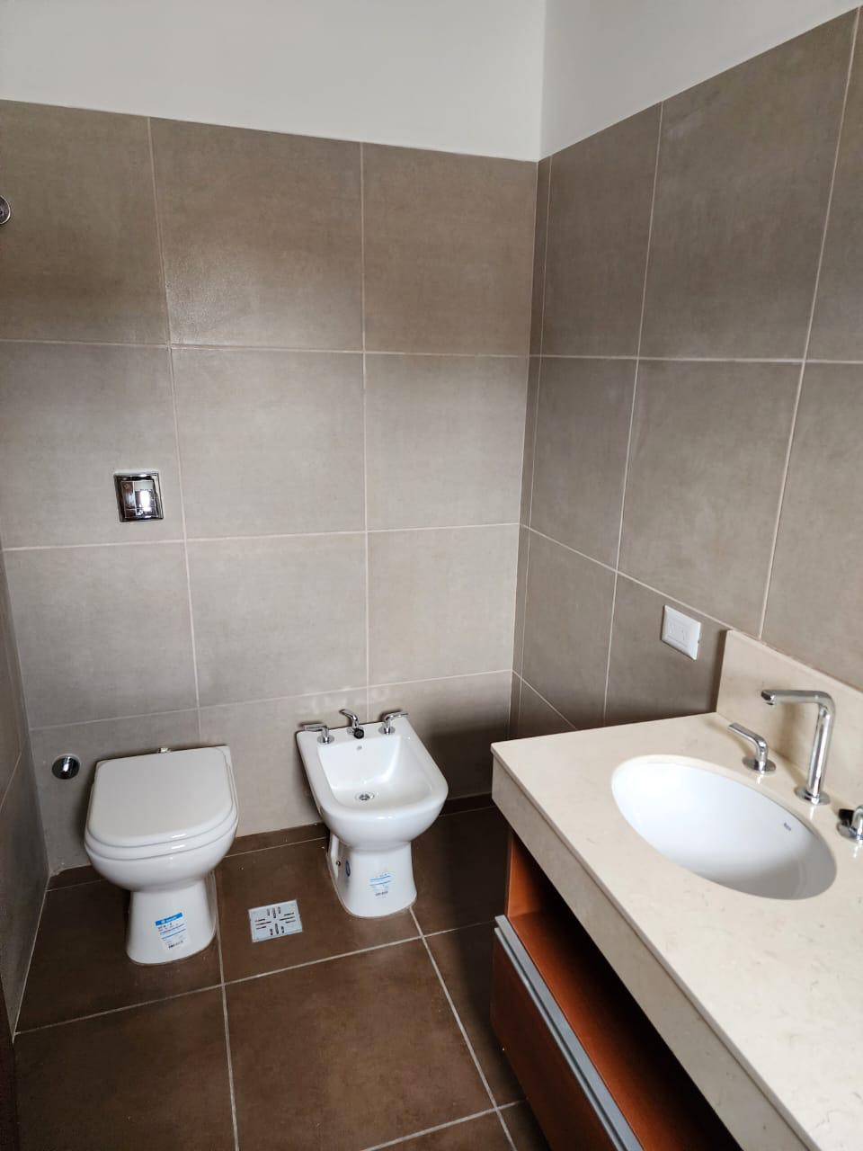 DUPLEX A ESTRENAR Bº URCA 3 D, 3 B, COCHERA DOBLE,EXCELENTE CALIDAD
