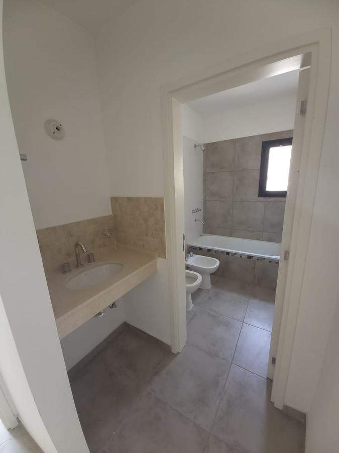 Casa en Venta - Housing San Clemente Village- Villa allende