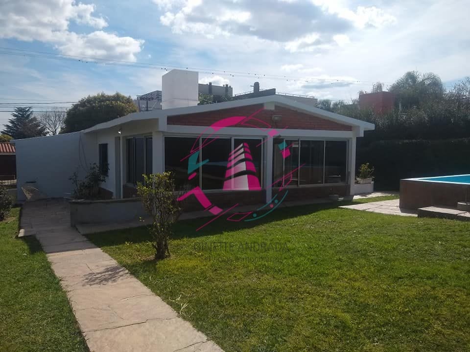 CASA EN VENTA, EXCELENTE OPORTUNIDAD EN VILLA CARLOS PAZ!