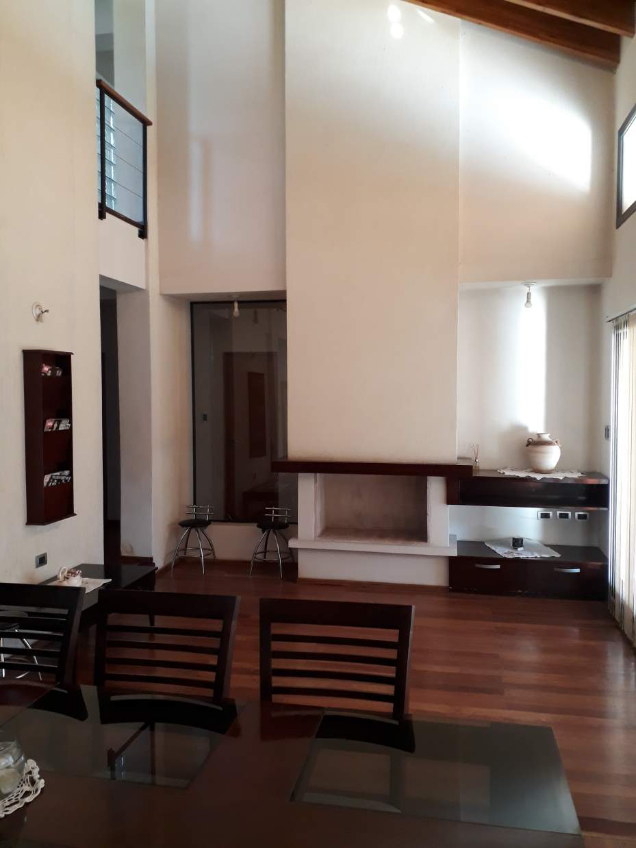 GRANJA DE FUNES - Venta Casa 3 dorm.