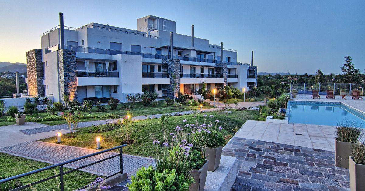 DEPARTAMENTO  EN  VENTA- CASONAS DEL GOLF- VILLA ALLENDE -CÓRDOBA