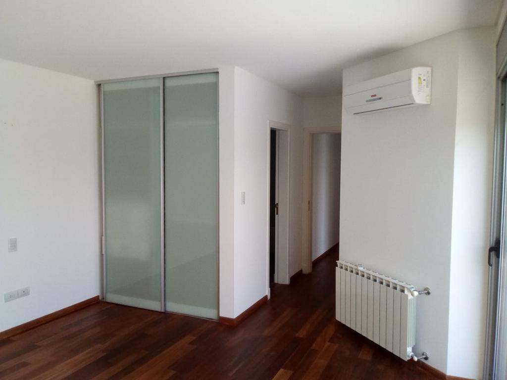 DEPARTAMENTO  EN  VENTA- CASONAS DEL GOLF- VILLA ALLENDE -CÓRDOBA