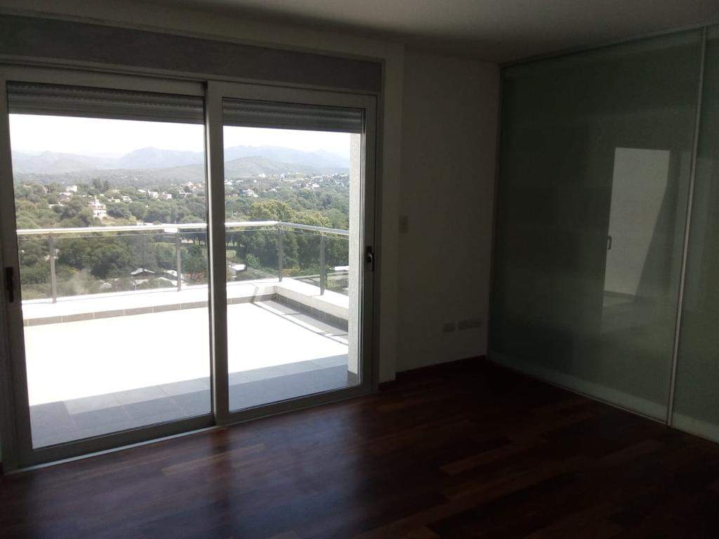 DEPARTAMENTO  EN  VENTA- CASONAS DEL GOLF- VILLA ALLENDE -CÓRDOBA
