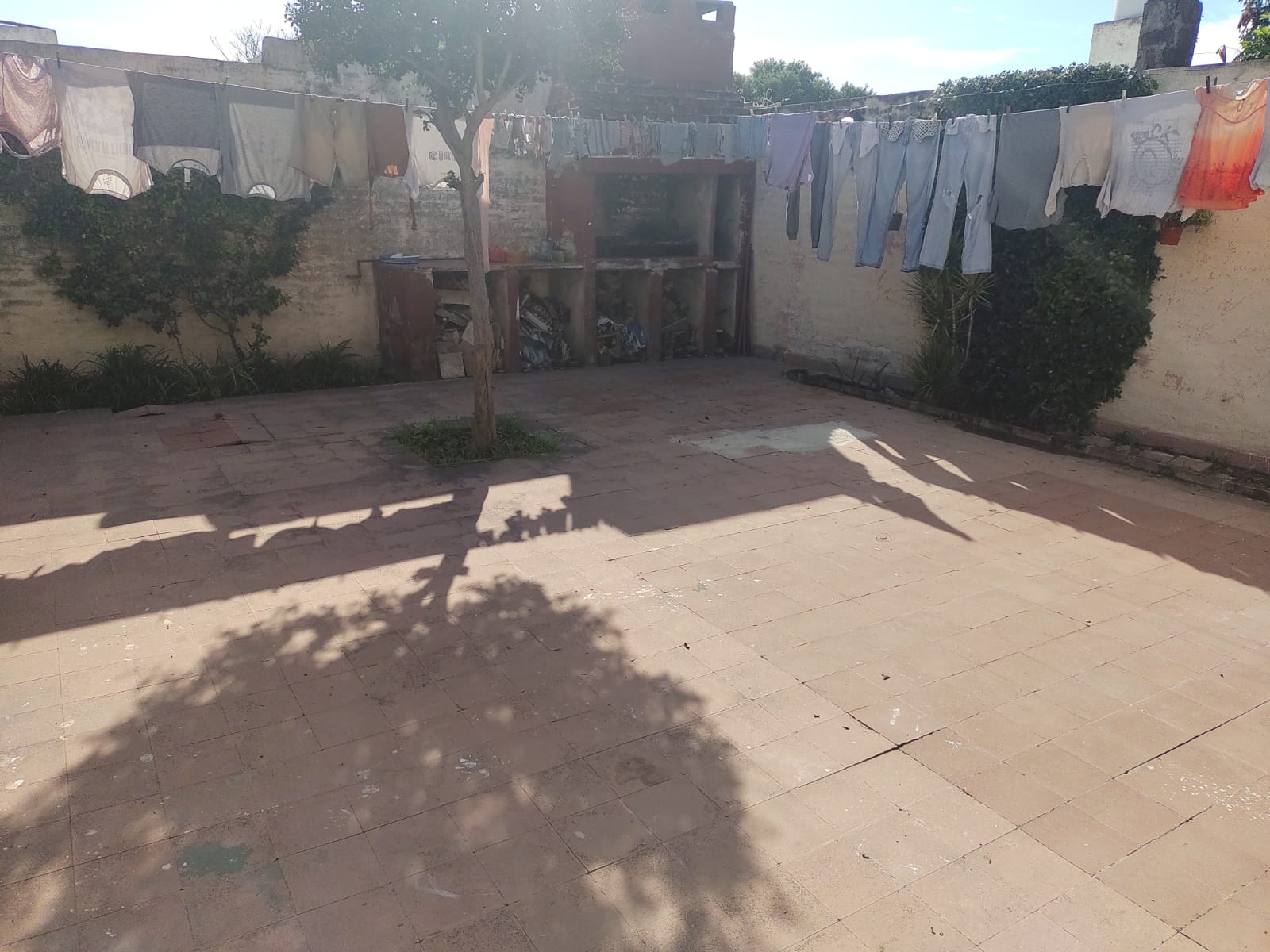 Vendo casa en barrio Las Palmas...