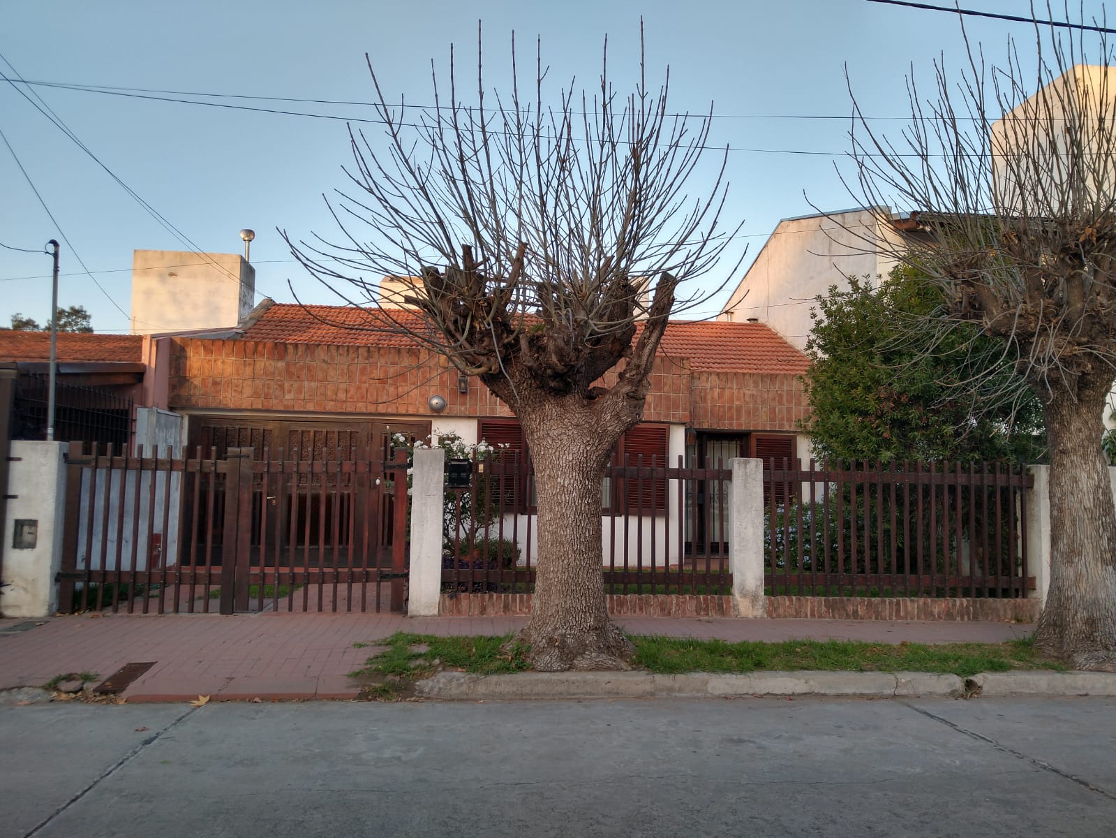Vendo casa en barrio Alto Verde...