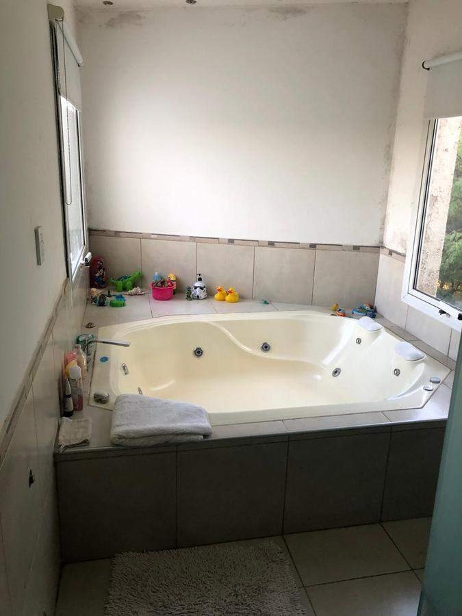 CASA EN VENTA - MENDIOLAZA