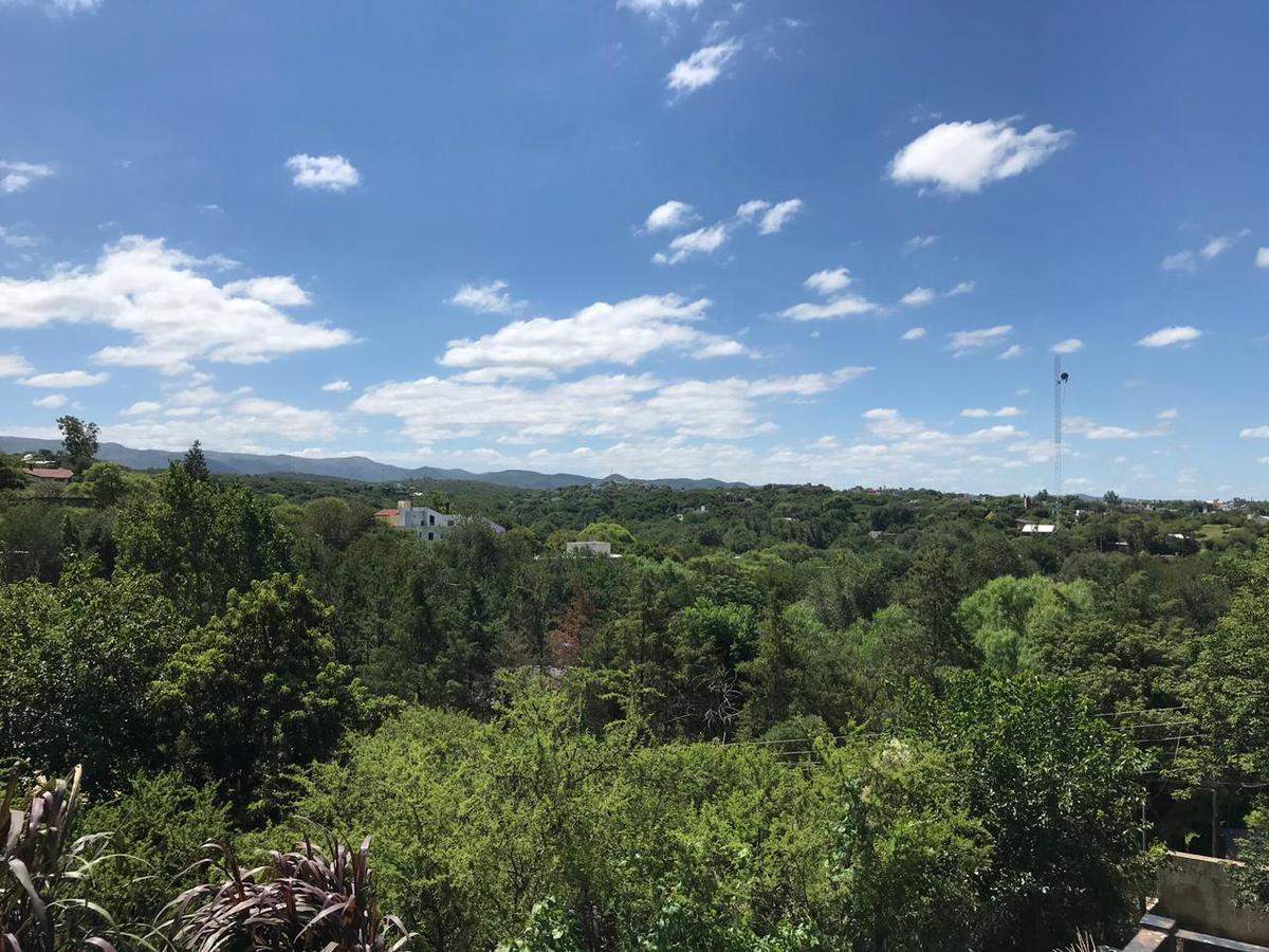 CASA EN VENTA - MENDIOLAZA