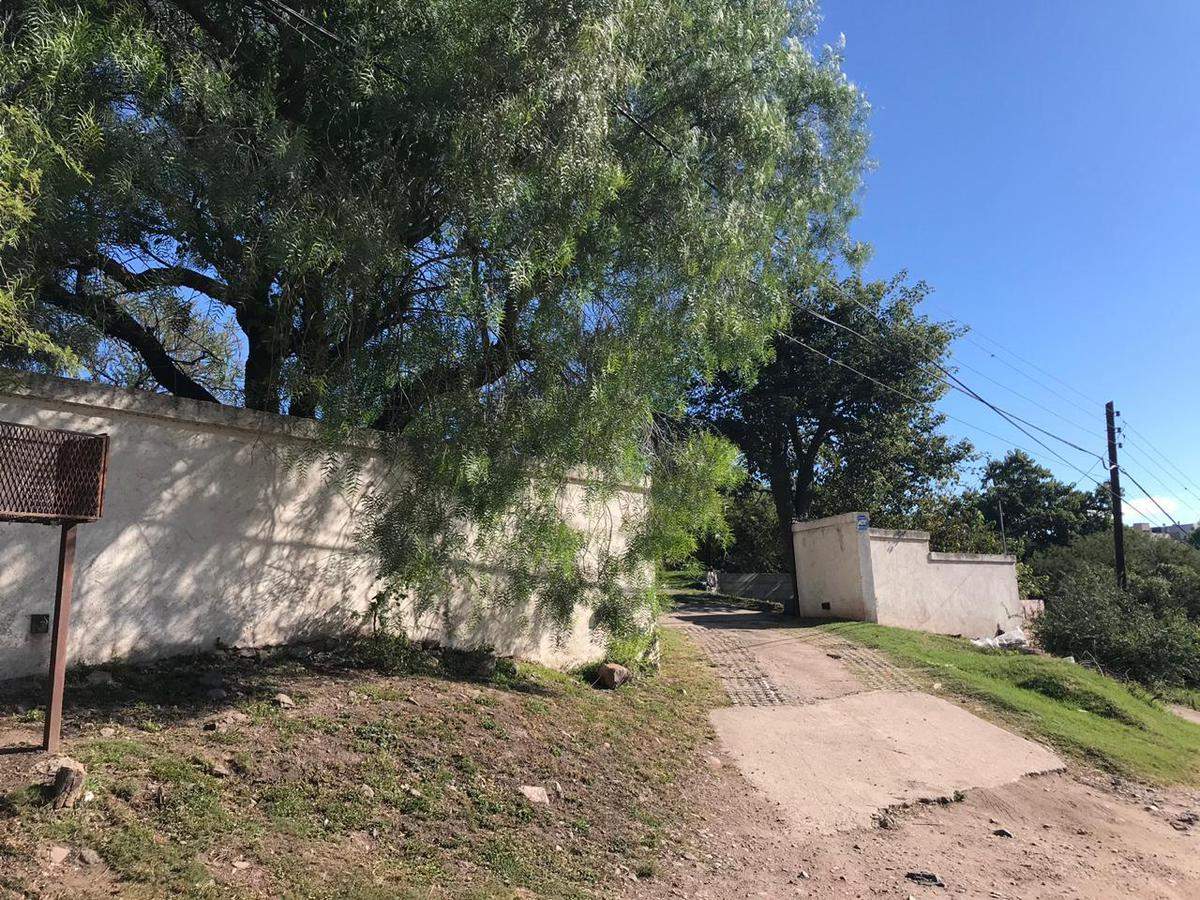 CASA EN VENTA - MENDIOLAZA