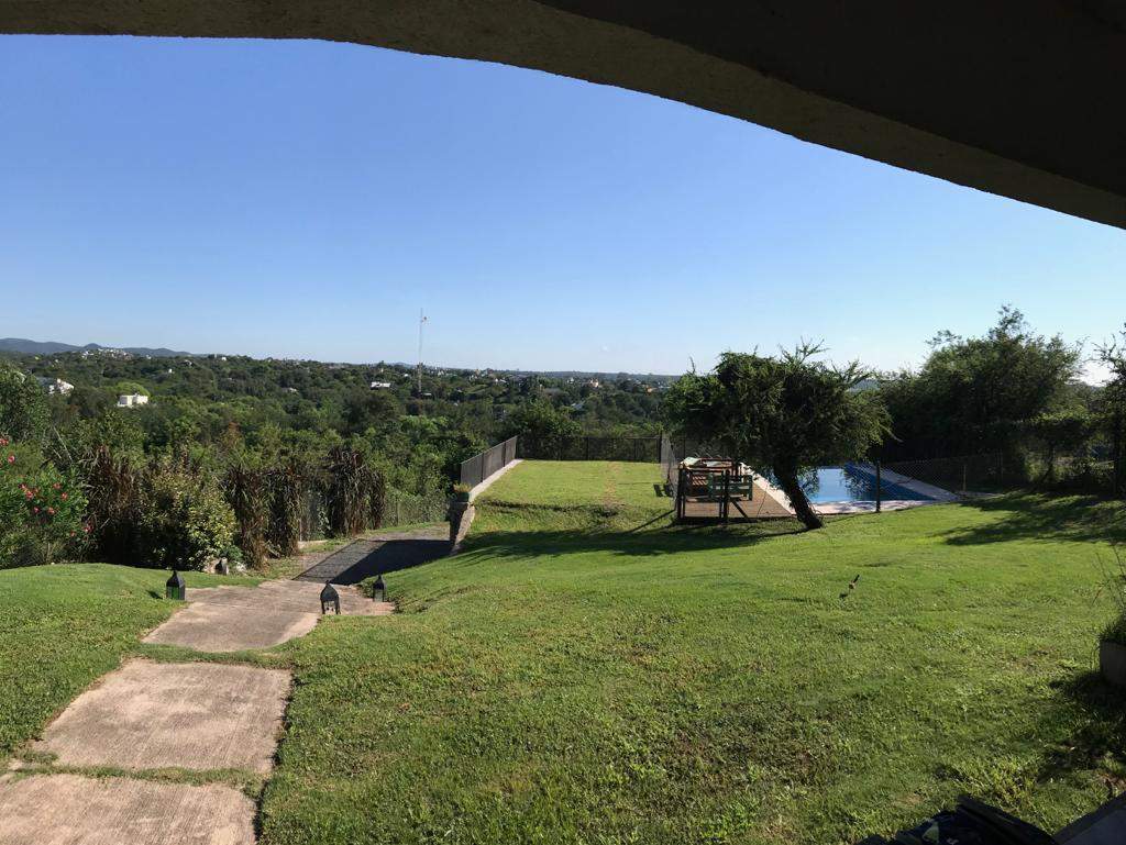 CASA EN VENTA - MENDIOLAZA