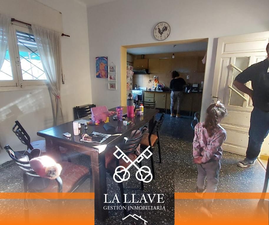 CASA EN VENTA RIO TERCERO BARRIO ESCUELA