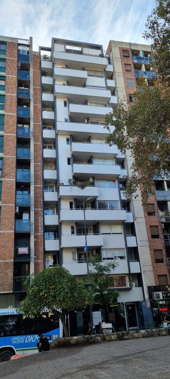 EXCELENTE DEPARTAMENTO EN VENTA APTO BANCOR - BARRIO CENTRO