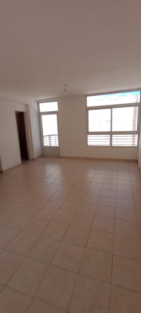 VENDO AMPLIO DEPTO DE UN DOR EN ZONA MOJICA