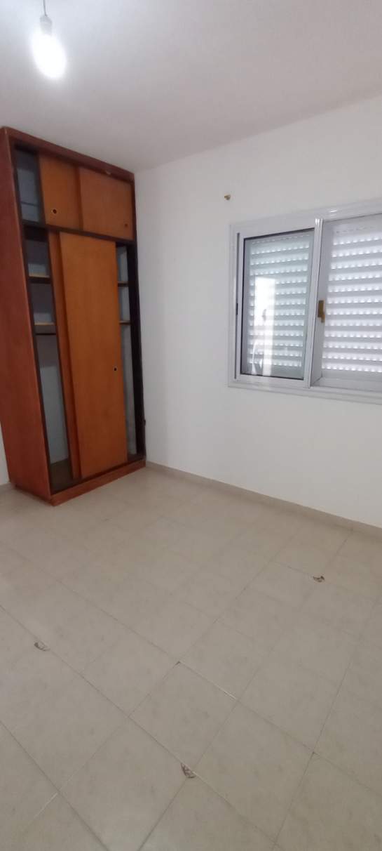 VENDO AMPLIO DEPTO DE UN DOR EN ZONA MOJICA