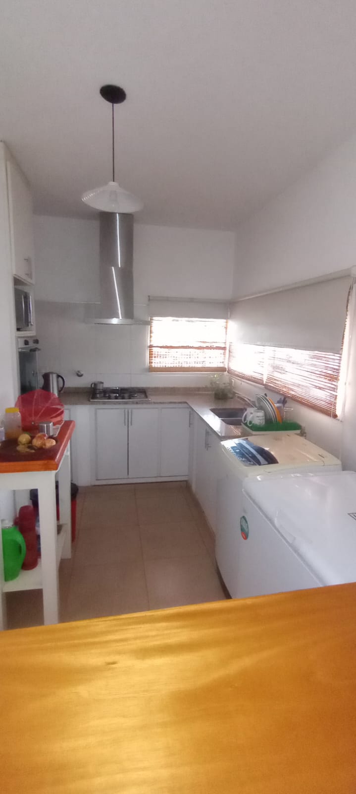 VENDO CASA EN BARRIO LOS CACIQUES