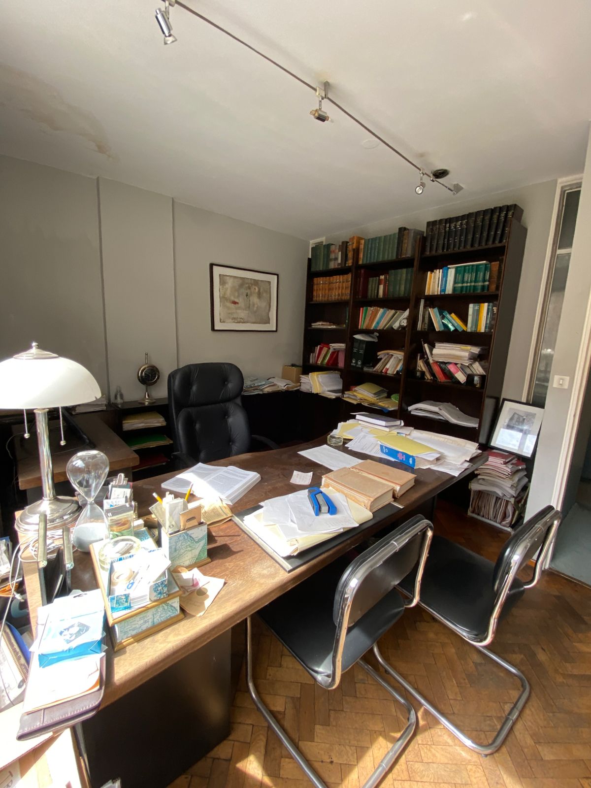 En esta oportunidad, GARCIA SAGUES INMOBILIARIA te ofrece TRES OFICINAS COMBINADAS en venta: