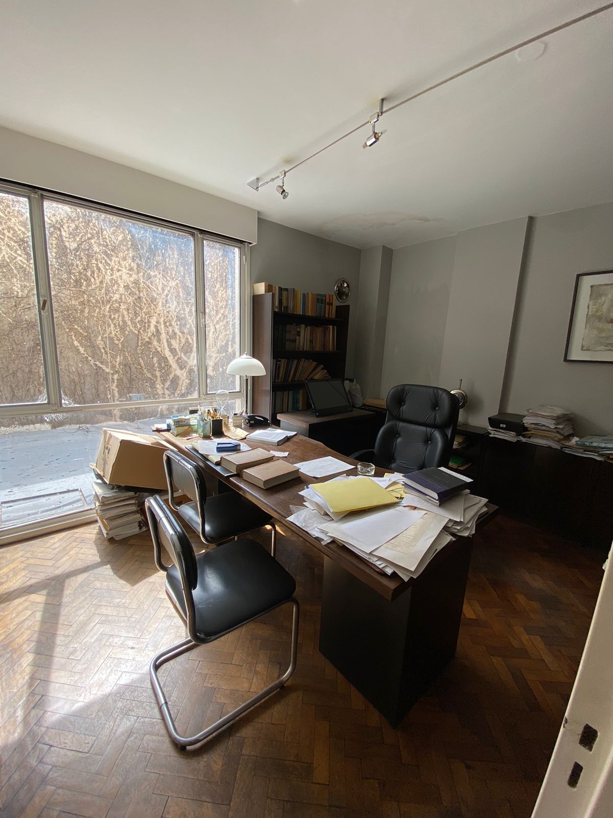 En esta oportunidad, GARCIA SAGUES INMOBILIARIA te ofrece TRES OFICINAS COMBINADAS en venta: