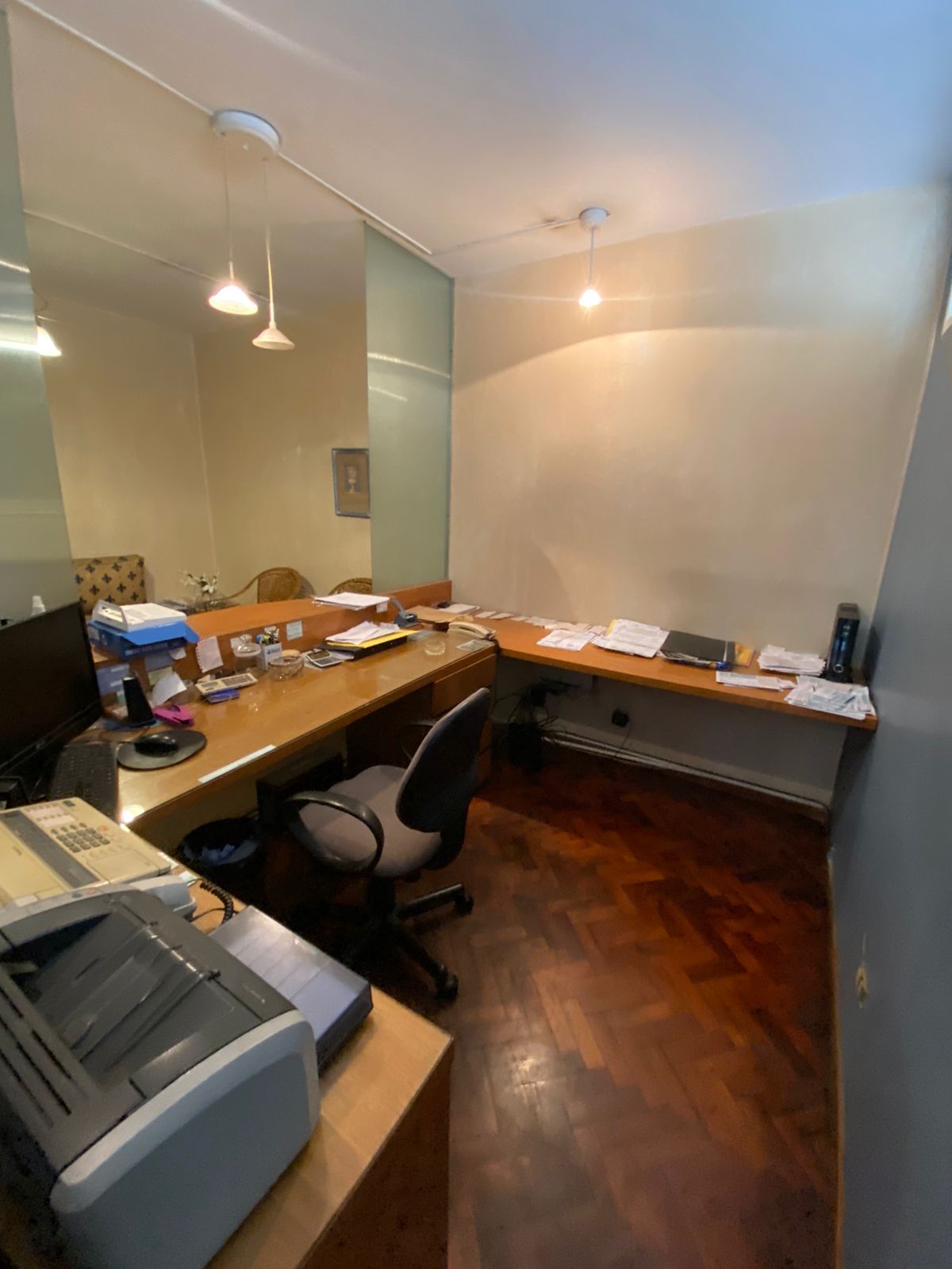 En esta oportunidad, GARCIA SAGUES INMOBILIARIA te ofrece TRES OFICINAS COMBINADAS en venta: