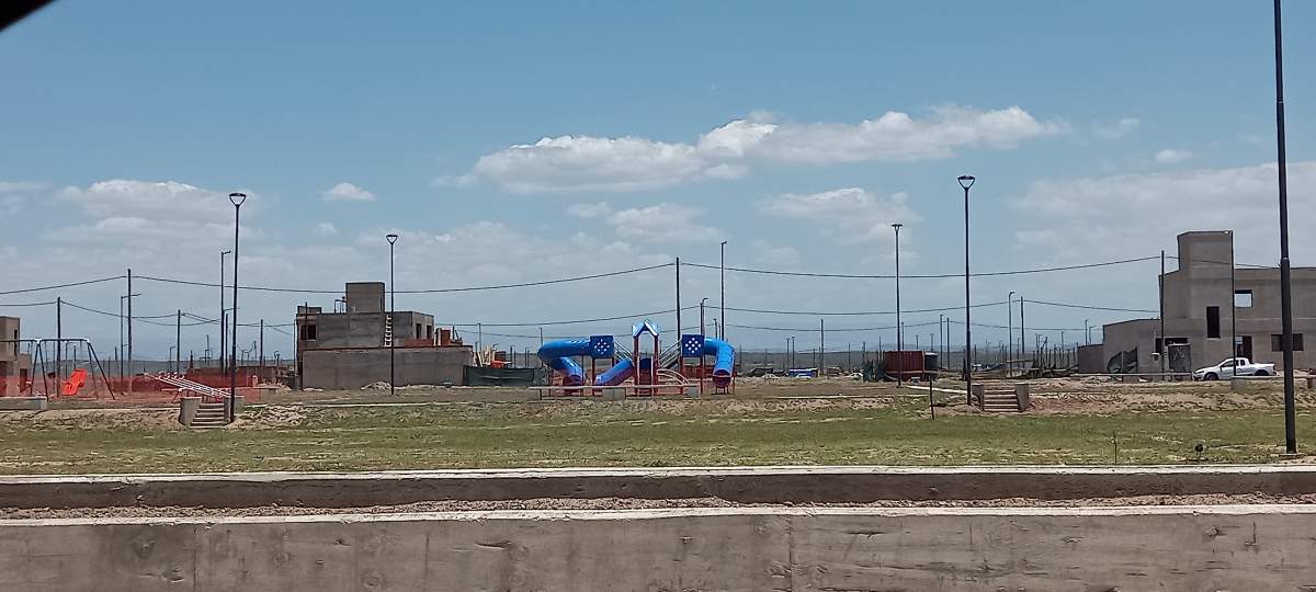 TERRENO EN QUEBRADA DE MANANTIALES