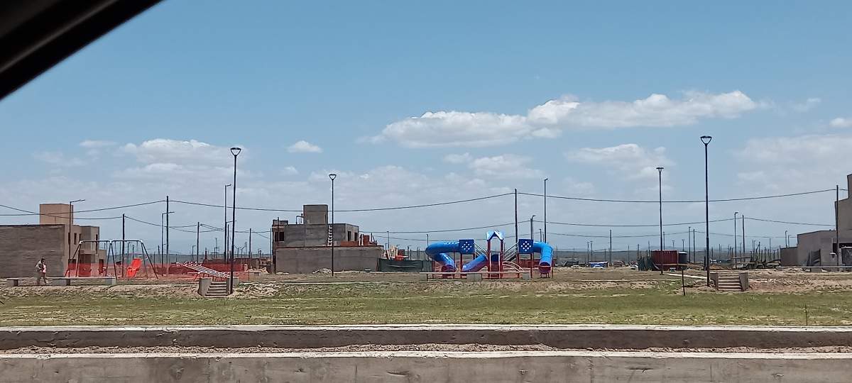 TERRENO EN QUEBRADA DE MANANTIALES