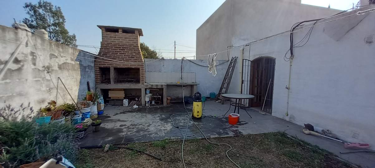 CASA EN B° SAN LUIS DE FRANCIA