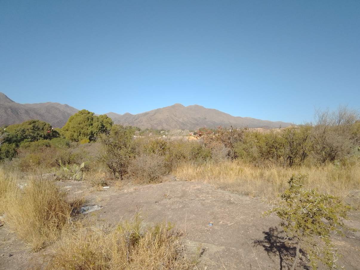 Oportunidad. Gran lote con increibles vistas. Excelente ubicación