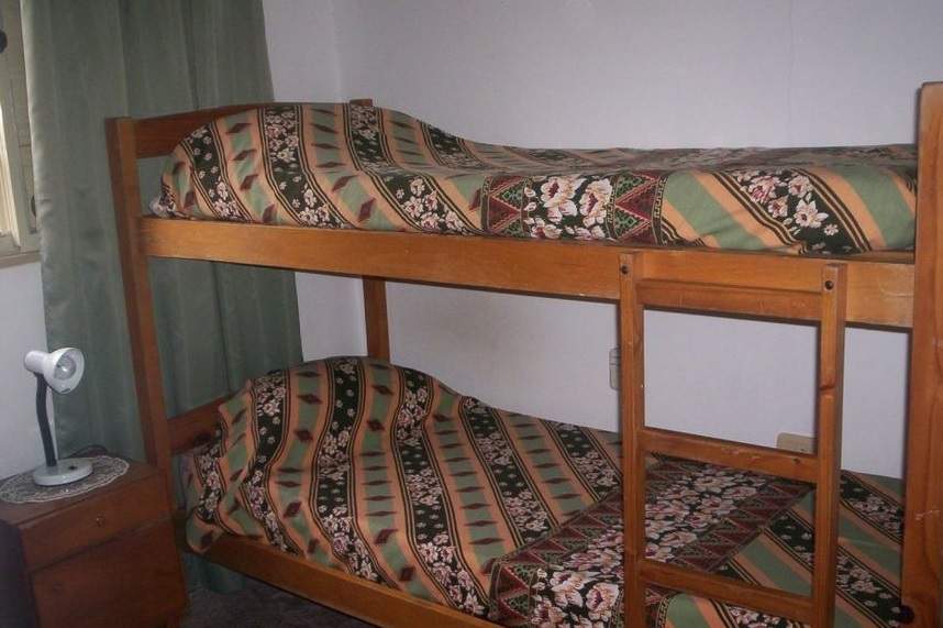 OPORTUNIDAD VENDO CHALET CON PILETA  CON CALDERA Y DEPARTAMENTO EN BARRIO LA CUESTA