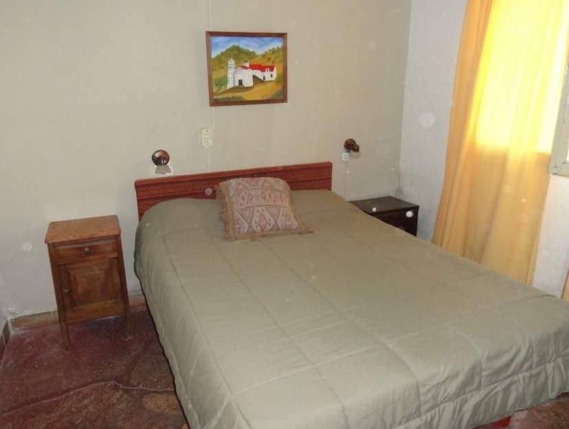 OPORTUNIDAD VENDO CHALET CON PILETA  CON CALDERA Y DEPARTAMENTO EN BARRIO LA CUESTA