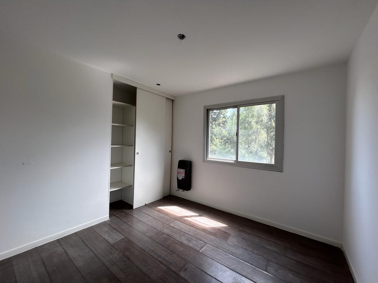 GRAN OPORTUNIDAD - VENTA CASA 3 DORM 3 BAÑOS GALERÍA Y PATIO - B° PALMAS DE CLARET