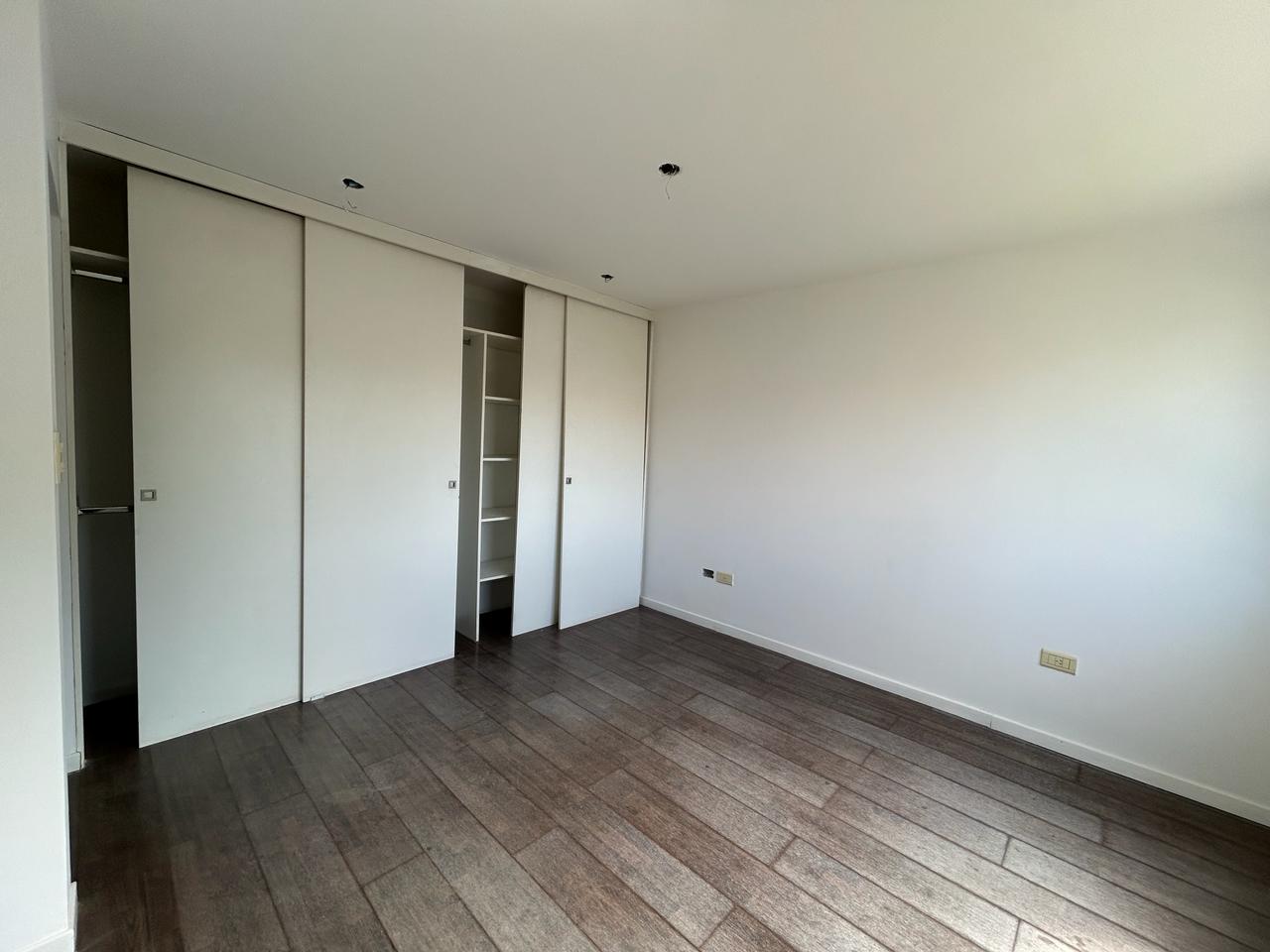 GRAN OPORTUNIDAD - VENTA CASA 3 DORM 3 BAÑOS GALERÍA Y PATIO - B° PALMAS DE CLARET
