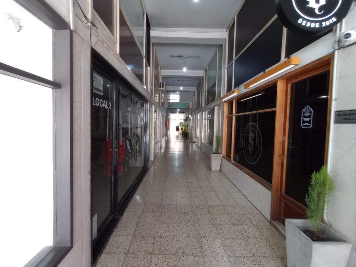 SE VENDE O PERMUTA LOCAL COMERCIAL EN MICRO CENTRO- RIO CUARTO