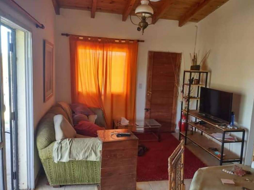 Venta Casa, 2 Dorm. Gran Terreno De 1200m2