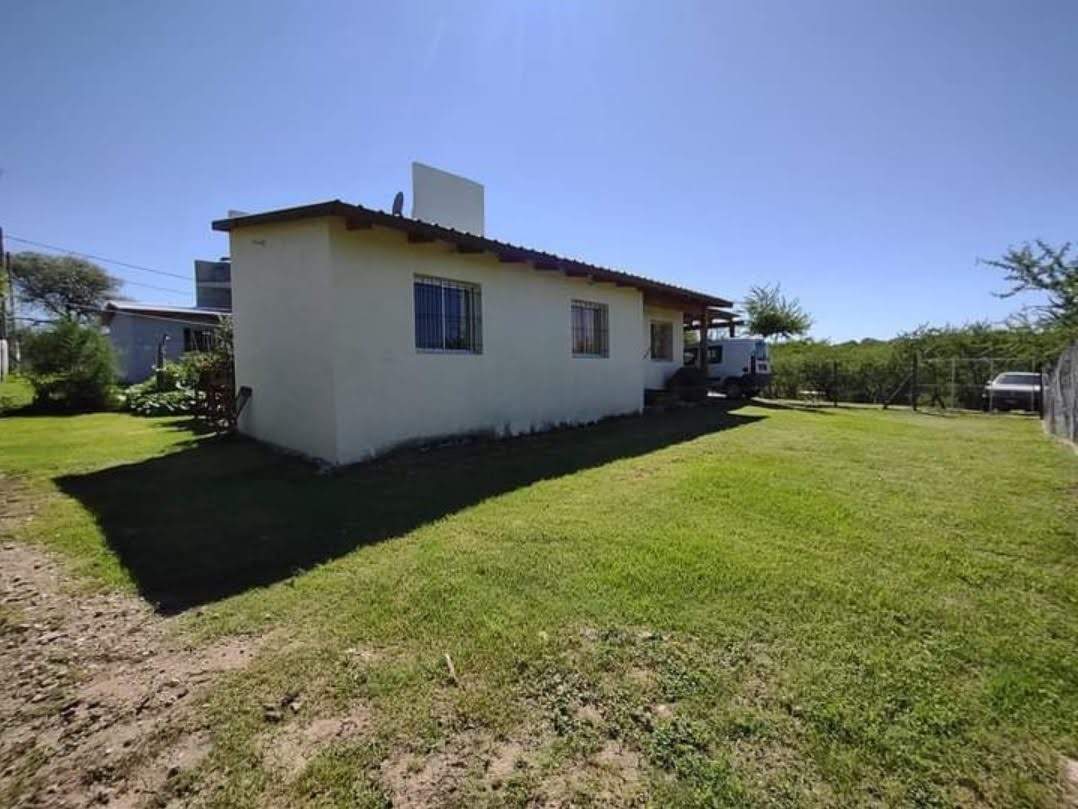Venta Casa, 2 Dorm. Gran Terreno De 1200m2