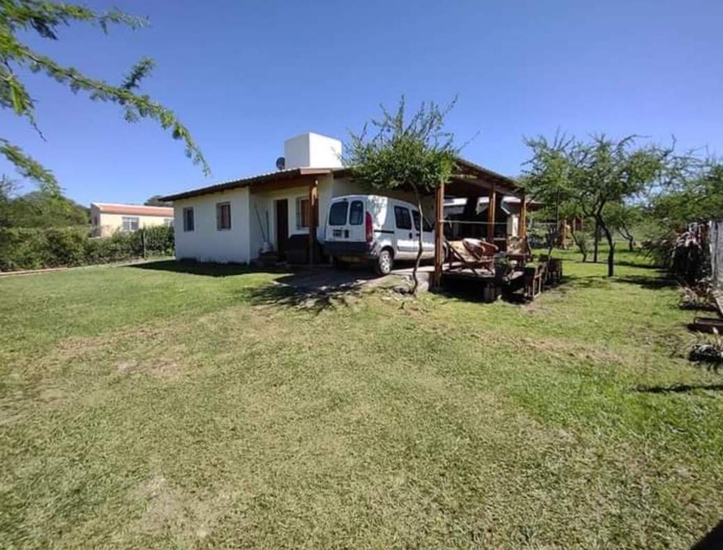 Venta Casa, 2 Dorm. Gran Terreno De 1200m2