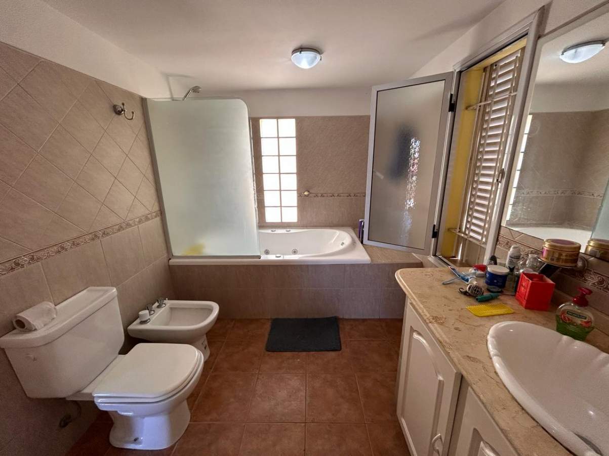 SE VENDE IMPORTANTE CASA VILLA SUIZA CARLOS PAZ