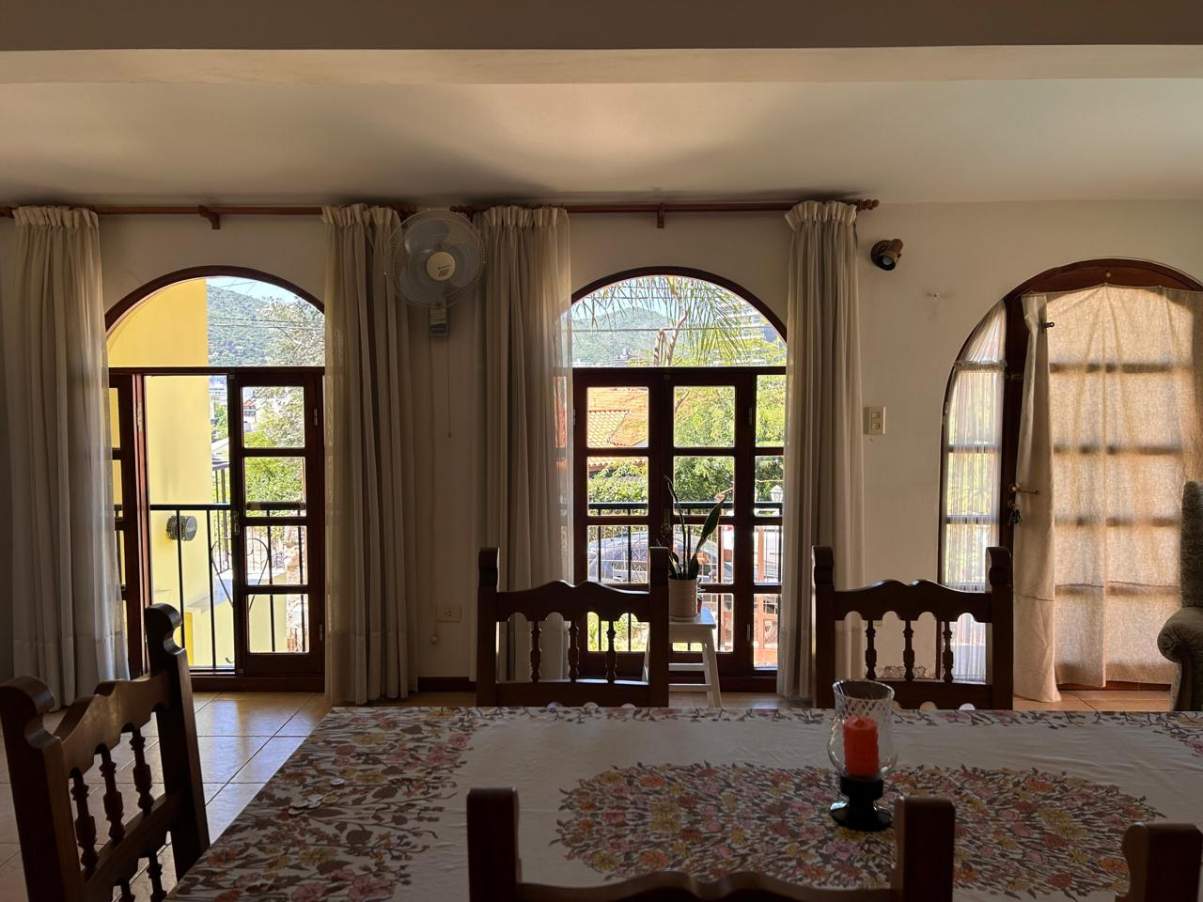 SE VENDE IMPORTANTE CASA VILLA SUIZA CARLOS PAZ