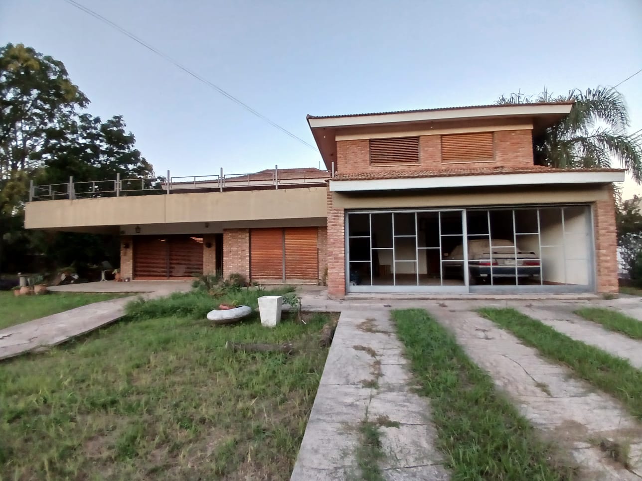 VENTA DE CASA 8 DORMITORIOS VILLA ALLENDE