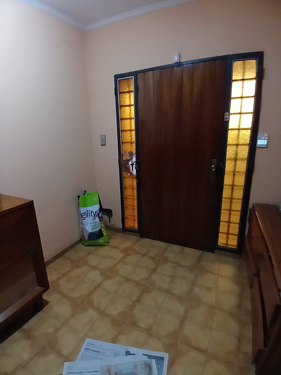 VENTA DE CASA 8 DORMITORIOS VILLA ALLENDE