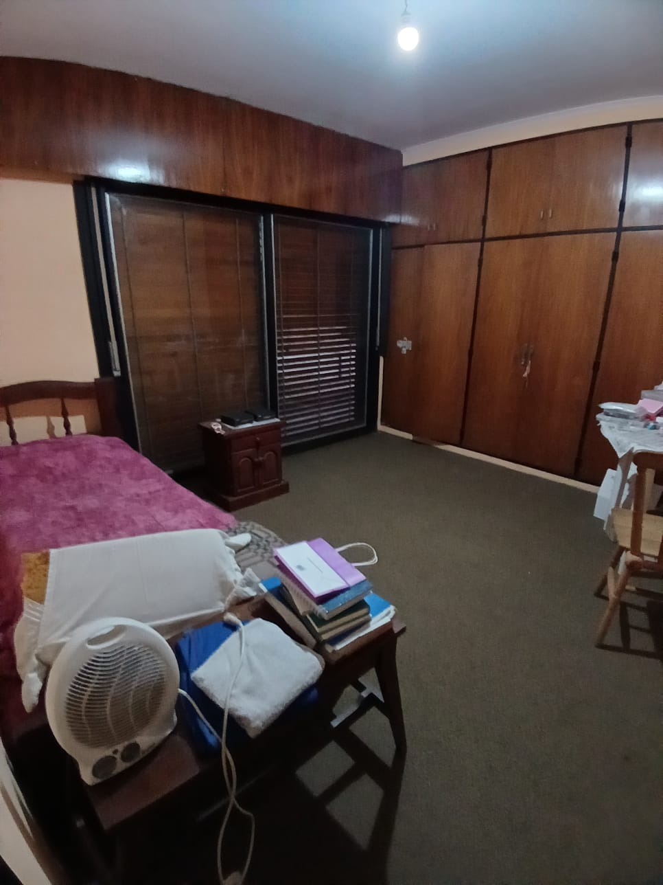 VENTA DE CASA 8 DORMITORIOS VILLA ALLENDE