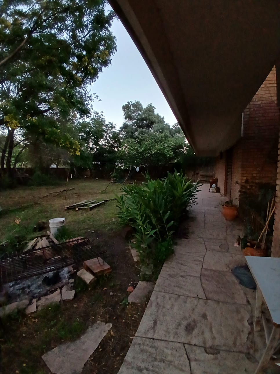 VENTA DE CASA 8 DORMITORIOS VILLA ALLENDE