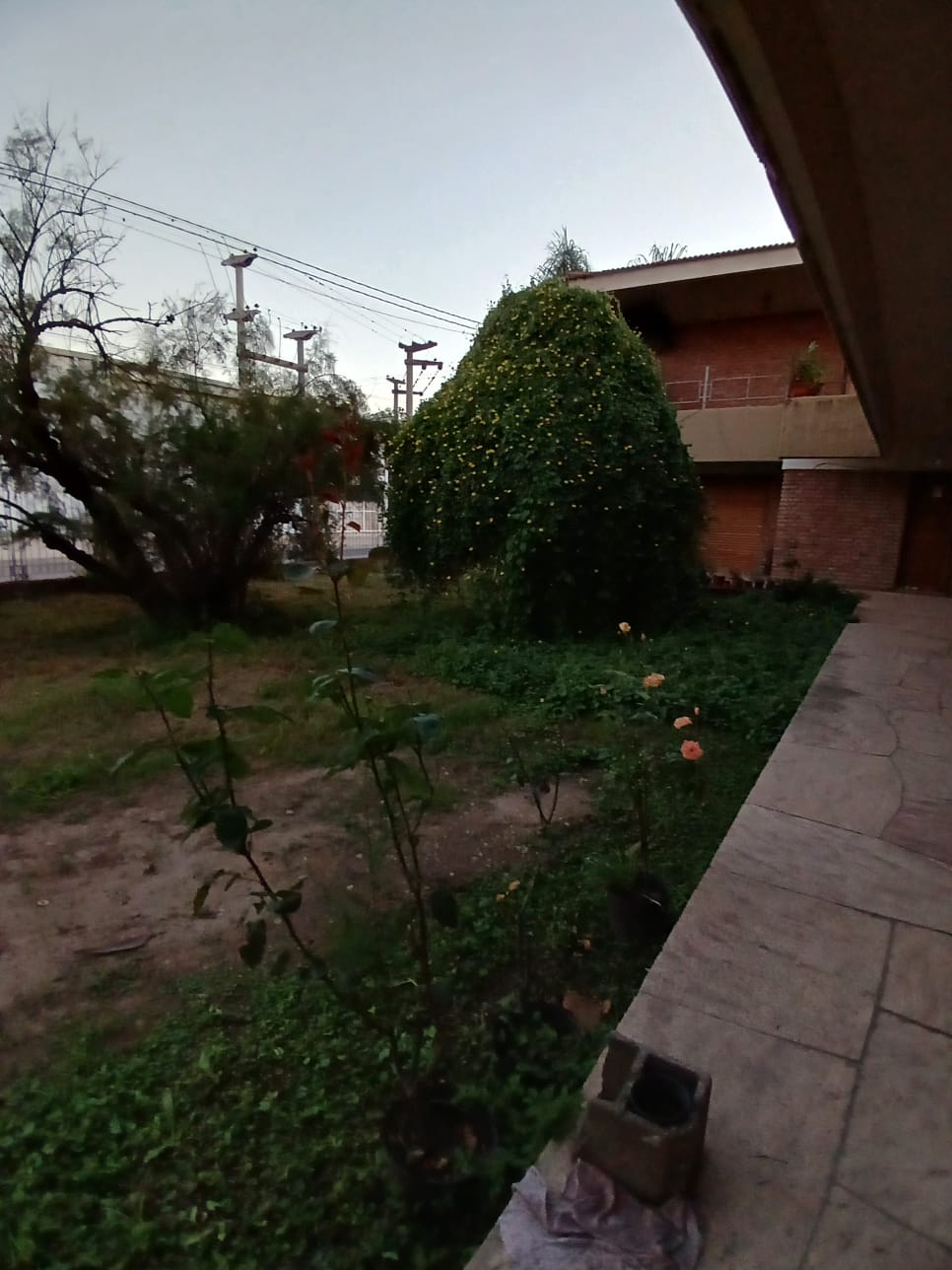 VENTA DE CASA 8 DORMITORIOS VILLA ALLENDE